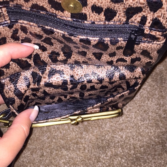 Bueno wristlet - Picture 4 of 4